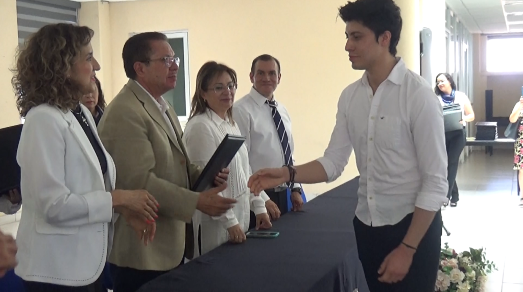 Universidad Polit Cnica De Zacatecas Entrega T Tulos Profesionales