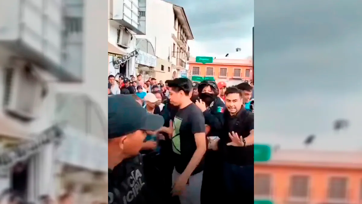 Alcaldesa de San Andrés Tuxtla se disfraza de policía para huir de comerciantes